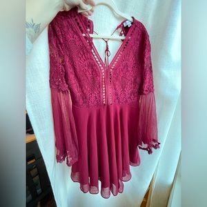 3 for $15 🦋 LIKE NEW Red Lace Cocktail Dress - Sheer Sleeves Open Back - Flowy